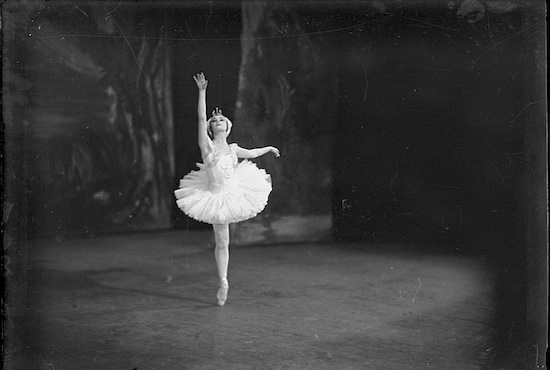 portfolio-lab_w550 The Geoffrey Ingram Collection